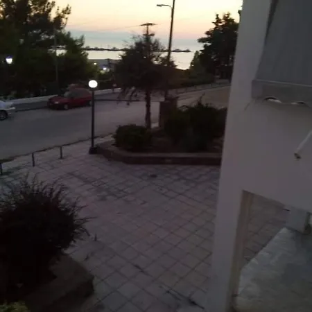 Seaview To Olympus, Sunny, Cosy