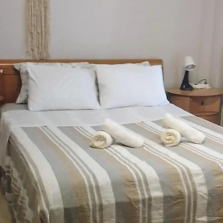 Seaview To Olympus, Sunny, Cosy 네아 미카니오나